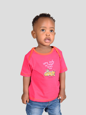 Infant T-Shirt “Somebody in Kenya Loves Me” | Oneway Baby Clothes
